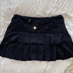 lululemon black tennis skirt !!